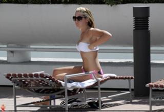 Ashley Tisdale feet photo thumbnail