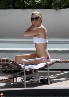 Ashley Tisdale feet photo thumbnail