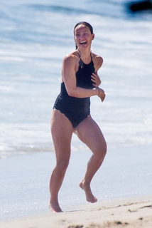 Olivia Wilde feet photo thumbnail