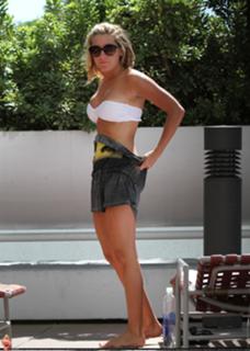 Ashley Tisdale feet photo thumbnail