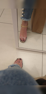 Isa Pes feet photo thumbnail