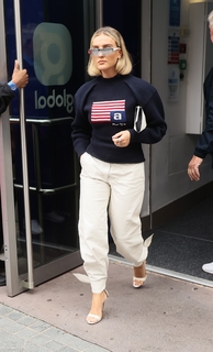 Perrie Edwards feet photo thumbnail