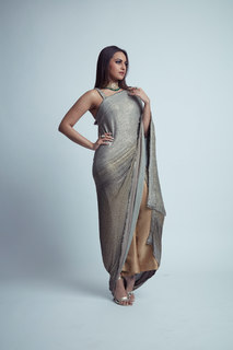 Sonakshi Sinha feet photo thumbnail
