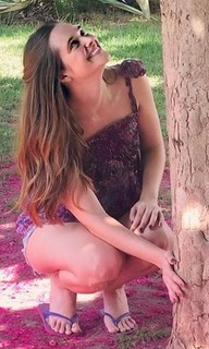 Juliana Paiva feet photo thumbnail