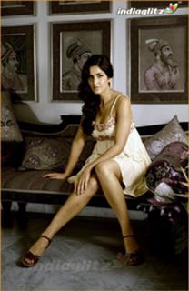 Katrina Kaif feet photo thumbnail