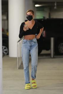 Hailey Bieber feet photo thumbnail