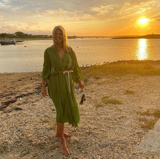Christie Brinkley feet photo thumbnail