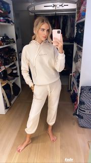 Chiara Ferragni feet photo thumbnail
