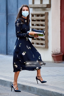 Queen Letizia of Spain feet photo thumbnail