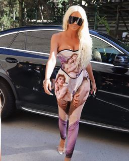 Jelena Karleusa feet photo thumbnail