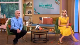 Holly Willoughby feet photo thumbnail