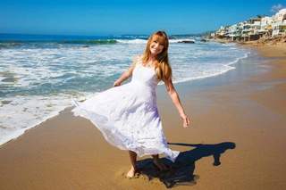 Jane Seymour feet photo thumbnail