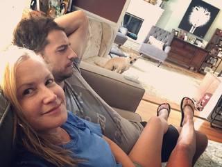 Angela Kinsey feet photo thumbnail