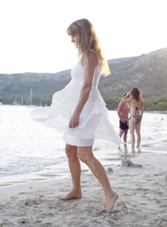 Jane Seymour feet photo thumbnail