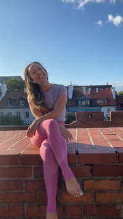 Kino MacGregor feet photo thumbnail