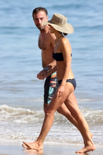 Jordana Brewster feet photo thumbnail