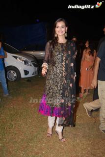 Dia Mirza feet photo thumbnail