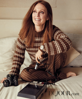 Julianne Moore feet photo thumbnail