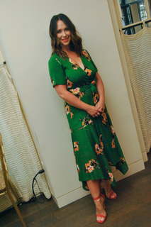 Jennifer Love Hewitt feet photo thumbnail