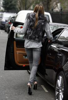 Elle Macpherson feet photo thumbnail