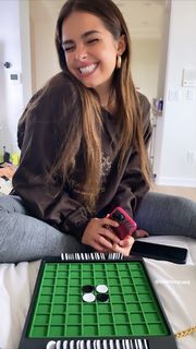 Addison Rae feet photo thumbnail