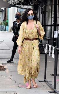 Rumer Willis feet photo thumbnail