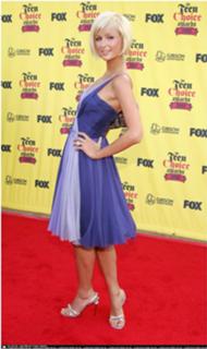 Paris Hilton feet photo thumbnail