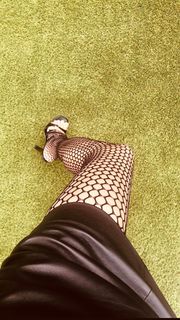 Irina Shayk feet photo thumbnail