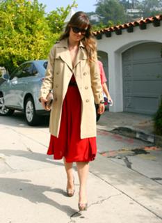 Olivia Wilde feet photo thumbnail