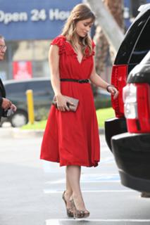 Olivia Wilde feet photo thumbnail