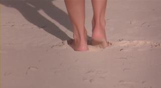 Kelly Brook feet photo thumbnail