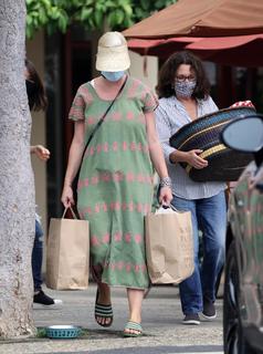 Katy Perry feet photo thumbnail