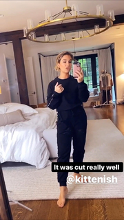 Jessie James Decker feet photo thumbnail