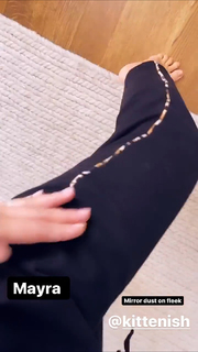 Jessie James Decker feet photo thumbnail