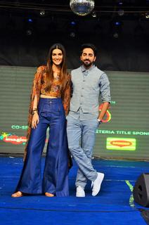 Kriti Sanon feet photo thumbnail