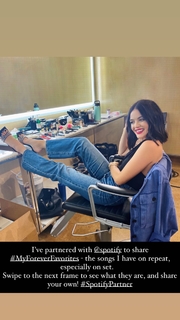 Lucy Hale feet photo thumbnail