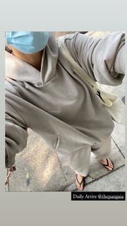 Jessica Gomes feet photo thumbnail