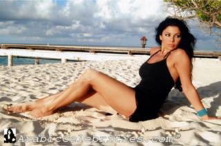 Haifa Wehbe feet photo thumbnail