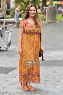 Kelly Brook feet photo thumbnail