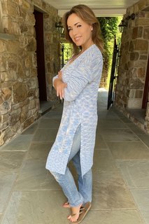 Lisa Robertson feet photo thumbnail