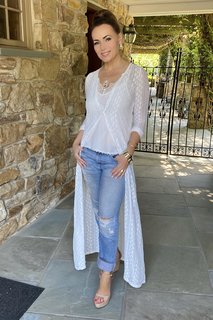 Lisa Robertson feet photo thumbnail