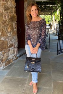 Lisa Robertson feet photo thumbnail