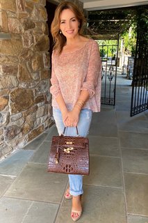 Lisa Robertson feet photo thumbnail