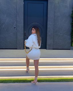 Kylie Jenner feet photo thumbnail