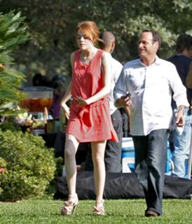 Emma Stone feet photo thumbnail