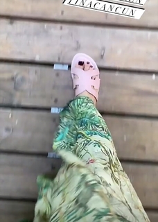 Claudia Lizaldi feet photo thumbnail