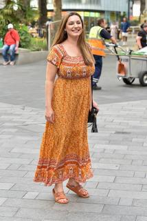 Kelly Brook feet photo thumbnail