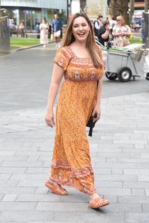 Kelly Brook feet photo thumbnail