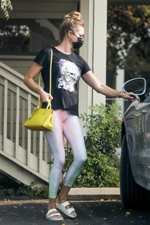 Rebecca Romijn feet photo thumbnail