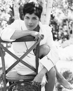 Selma Blair feet photo thumbnail
